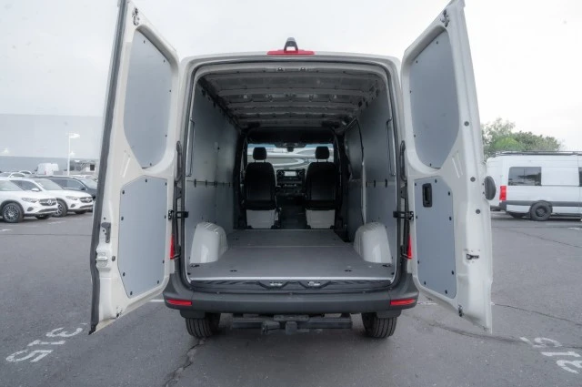 2025 Mercedes-Benz VS30 Sprinter - Image 9 of 21