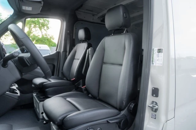 2025 Mercedes-Benz VS30 Sprinter - Image 14 of 21