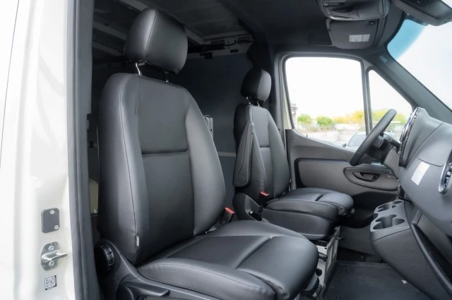 2025 Mercedes-Benz VS30 Sprinter - Image 15 of 21
