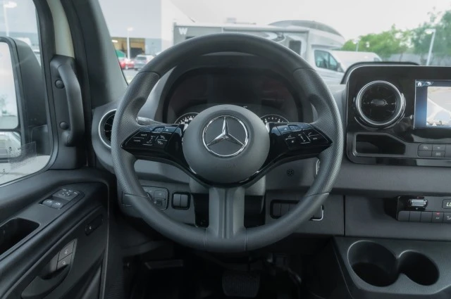 2025 Mercedes-Benz VS30 Sprinter - Image 19 of 21