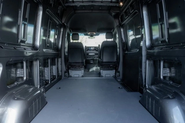 2025 Mercedes-Benz VS30 Sprinter - Image 9 of 12