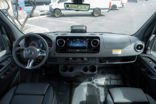 2025 Mercedes-Benz VS30 Sprinter - Image 12 of 12