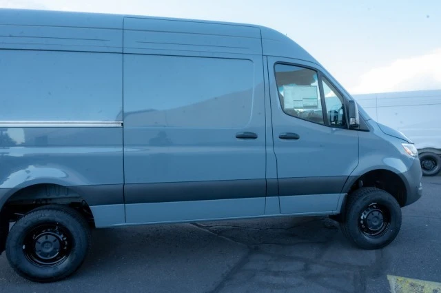 2025 Mercedes-Benz VS30 Sprinter - Image 4 of 12