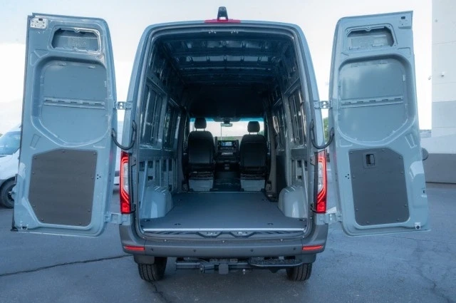 2025 Mercedes-Benz VS30 Sprinter - Image 10 of 12