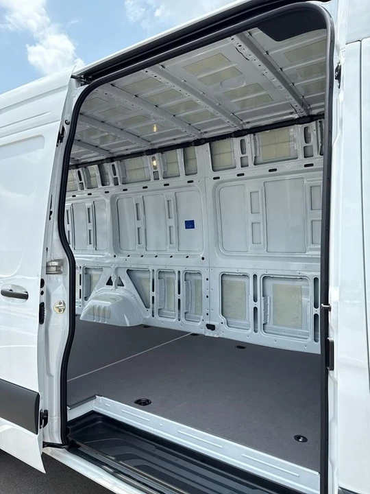 2025 Mercedes-Benz VS30 Sprinter - Image 4 of 13