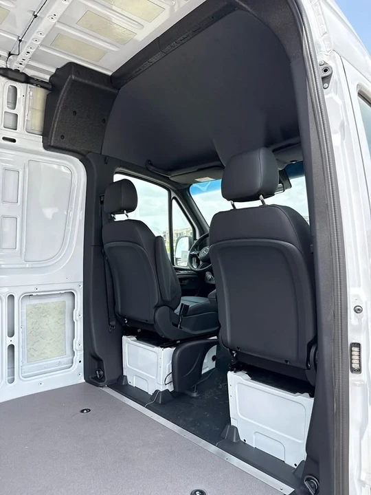 2025 Mercedes-Benz VS30 Sprinter - Image 6 of 13