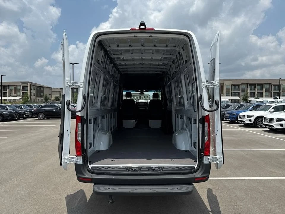 2025 Mercedes-Benz VS30 Sprinter - Image 7 of 13