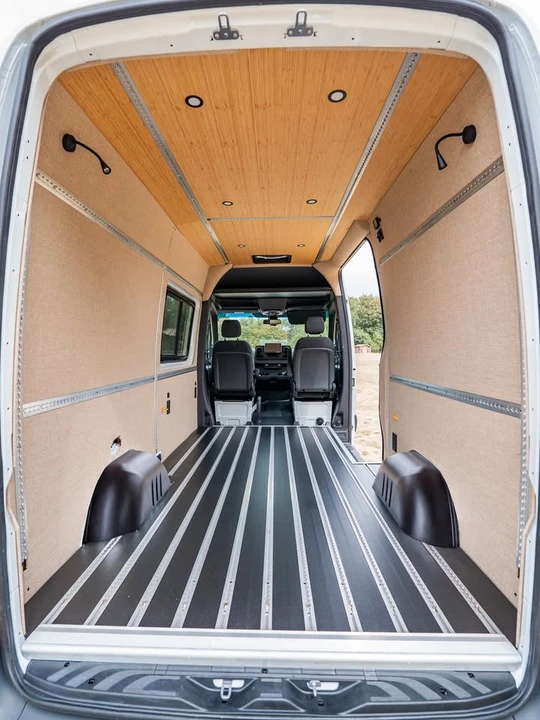 2025 Mercedes-Benz VS30 Sprinter - Image 3 of 16
