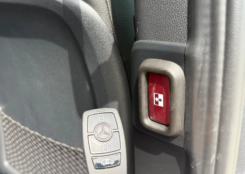 2025 Mercedes-Benz VS30 Sprinter - Image 16 of 21