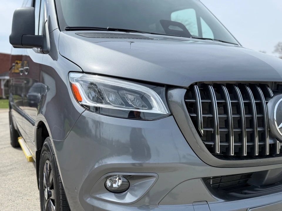 2025 Mercedes-Benz VS30 Sprinter - Image 8 of 21