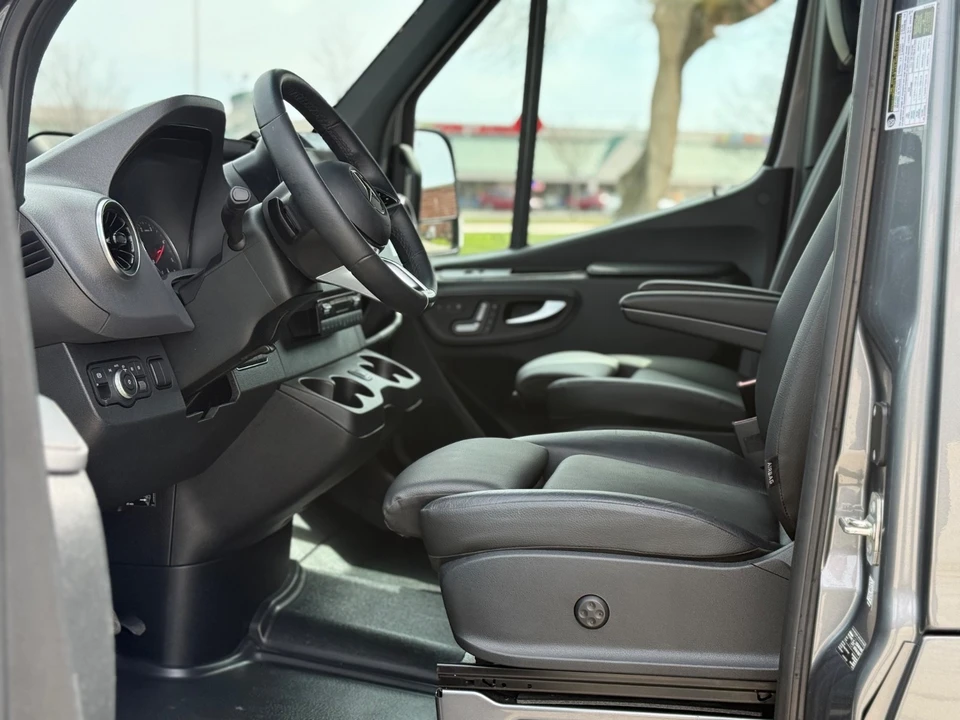 2025 Mercedes-Benz VS30 Sprinter - Image 17 of 21