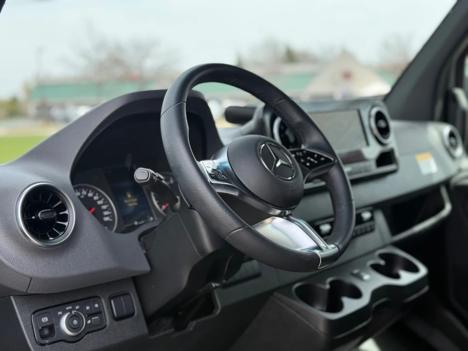 2025 Mercedes-Benz VS30 Sprinter - Image 19 of 21