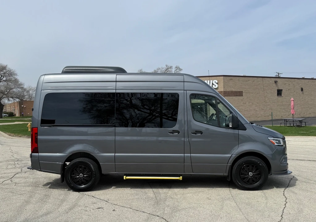 2025 Mercedes-Benz VS30 Sprinter - Image 6 of 21