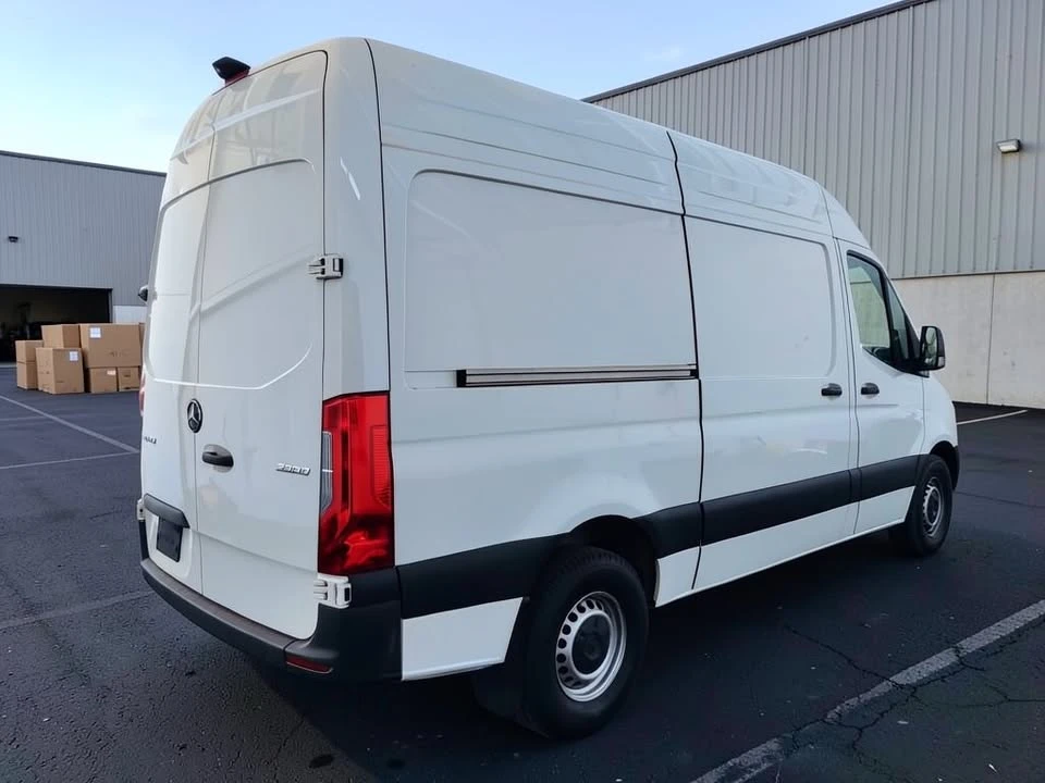 2025 Mercedes-Benz VS30 Sprinter - Image 5 of 9