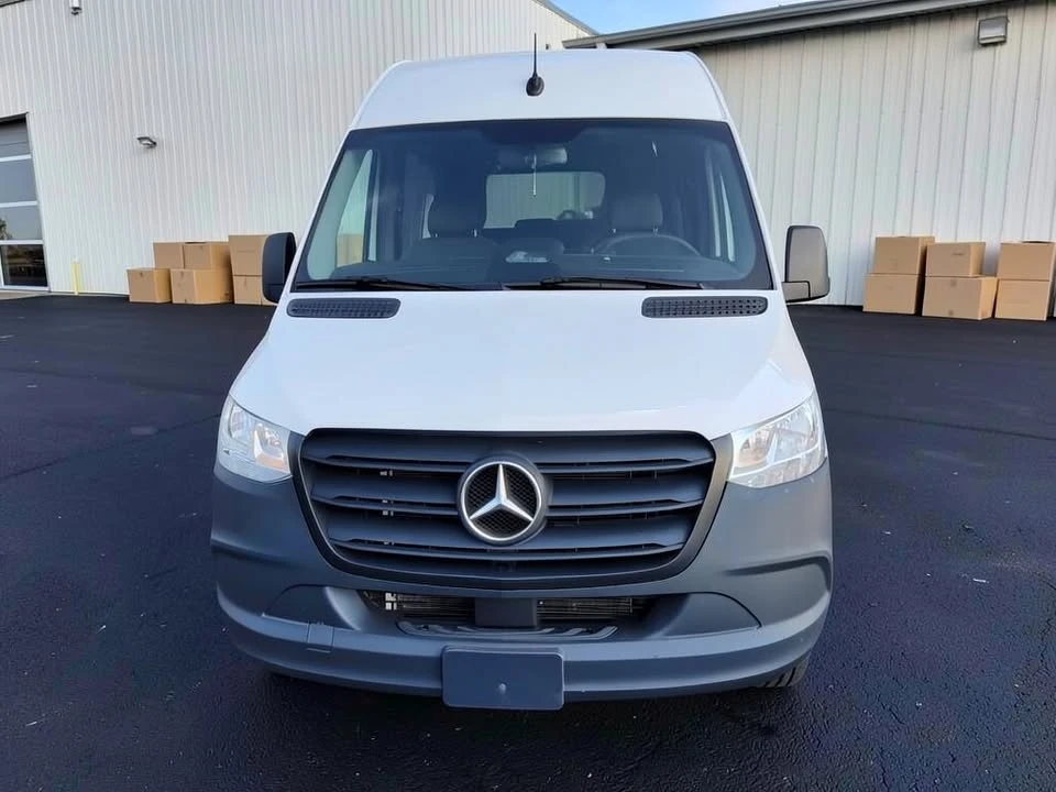 2025 Mercedes-Benz VS30 Sprinter - Image 8 of 9