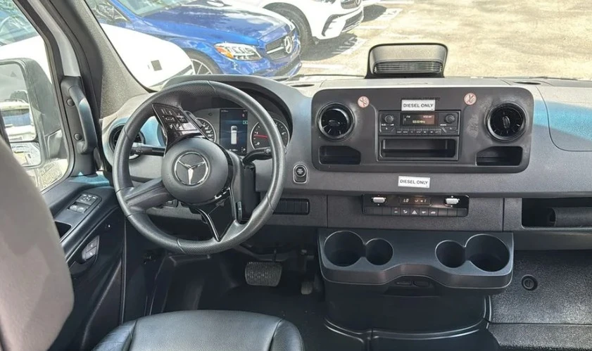 2025 Mercedes-Benz VS30 Sprinter - Image 2 of 13