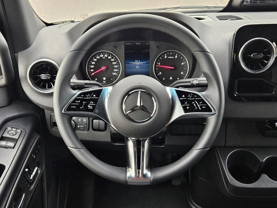 2025 Mercedes-Benz VS30 Sprinter - Image 13 of 21
