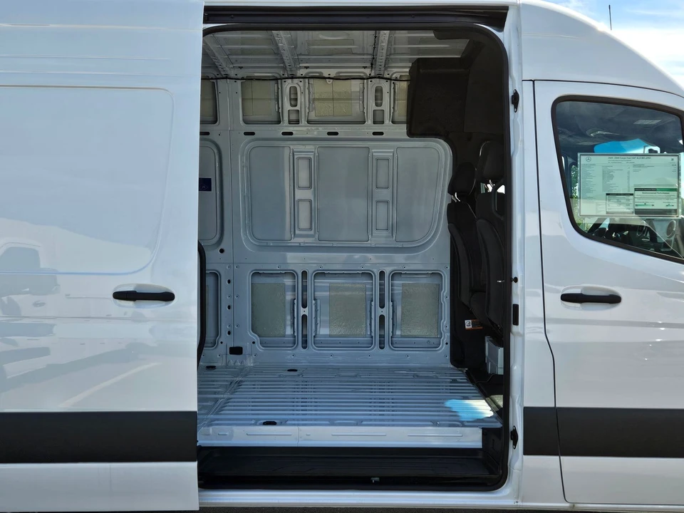 2025 Mercedes-Benz VS30 Sprinter - Image 2 of 12