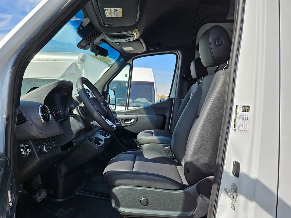 2025 Mercedes-Benz VS30 Sprinter - Image 11 of 12