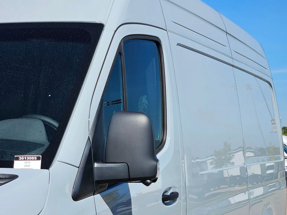 2025 Mercedes-Benz VS30 Sprinter - Image 8 of 12