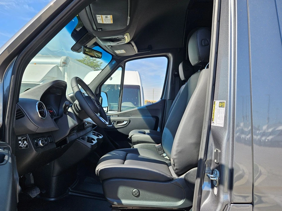 2025 Mercedes-Benz VS30 Sprinter - Image 11 of 21