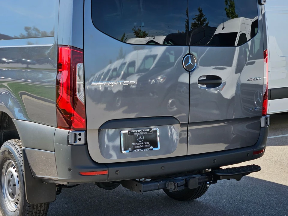 2025 Mercedes-Benz VS30 Sprinter - Image 10 of 21