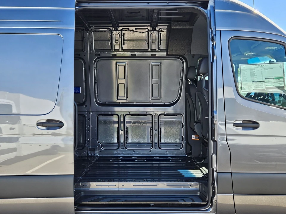 2025 Mercedes-Benz VS30 Sprinter - Image 2 of 12