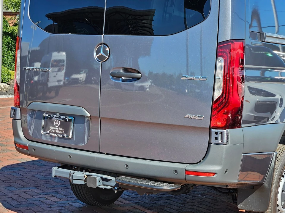 2025 Mercedes-Benz VS30 Sprinter - Image 10 of 12