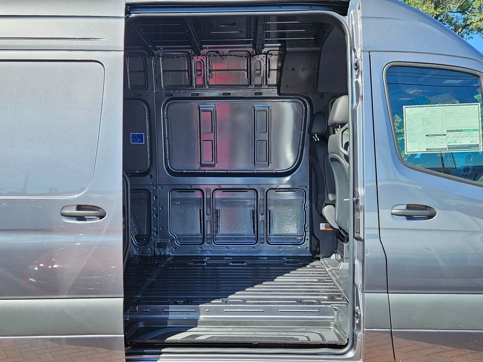 2025 Mercedes-Benz VS30 Sprinter - Image 2 of 12