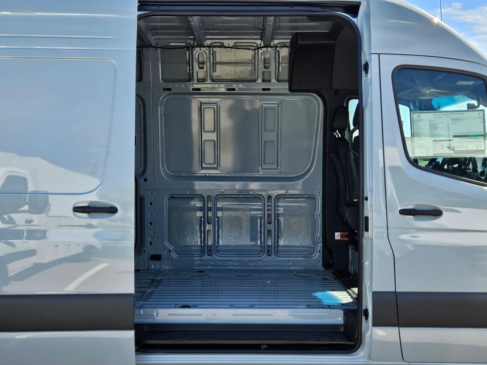 2025 Mercedes-Benz VS30 Sprinter - Image 2 of 21