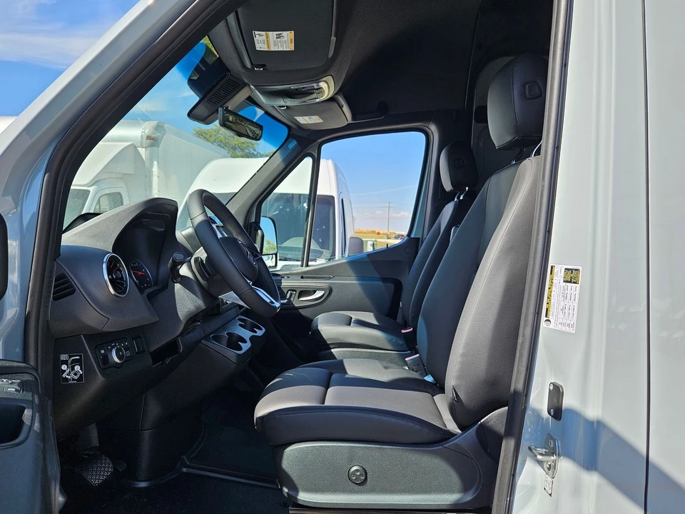 2025 Mercedes-Benz VS30 Sprinter - Image 7 of 12