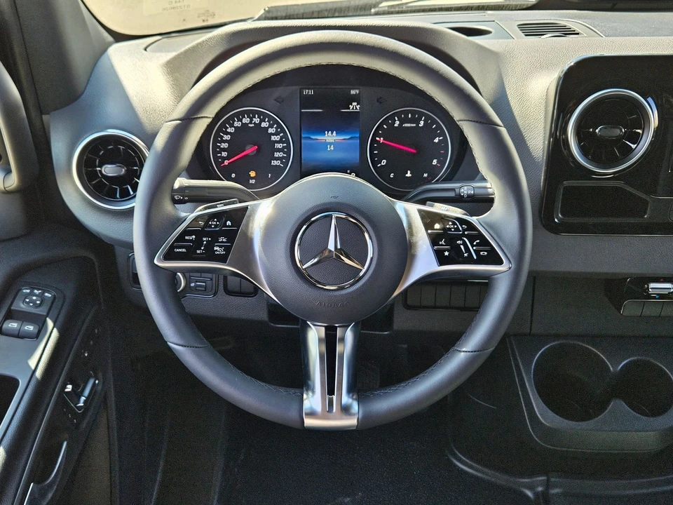 2025 Mercedes-Benz VS30 Sprinter - Image 9 of 12