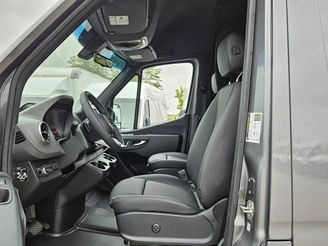 2025 Mercedes-Benz VS30 Sprinter - Image 10 of 12