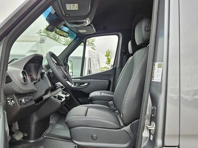 2025 Mercedes-Benz VS30 Sprinter - Image 10 of 12