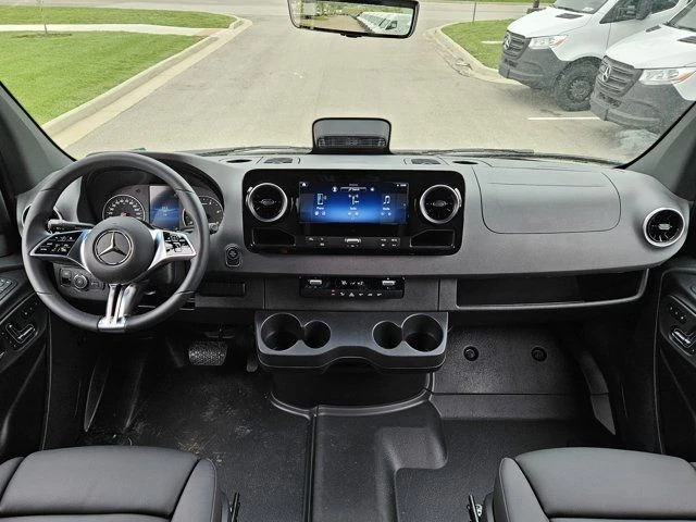 2025 Mercedes-Benz VS30 Sprinter - Image 11 of 12