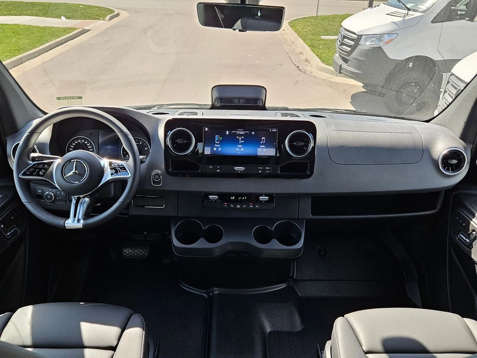 2025 Mercedes-Benz VS30 Sprinter - Image 12 of 12