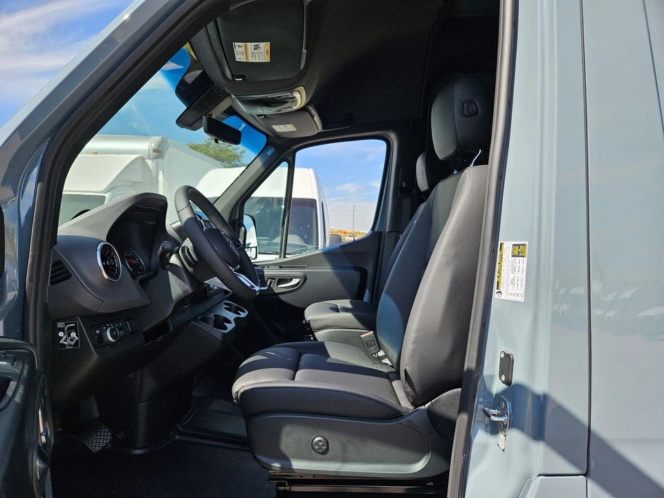 2025 Mercedes-Benz VS30 Sprinter - Image 11 of 12