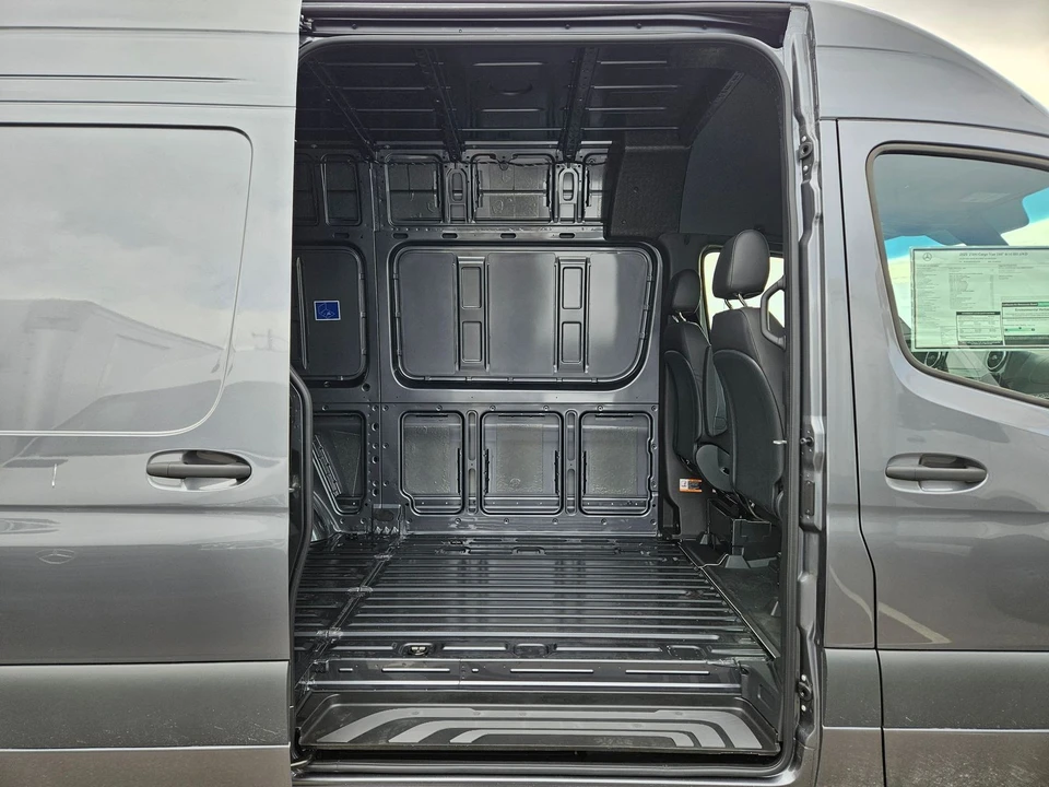 2025 Mercedes-Benz VS30 Sprinter - Image 2 of 12