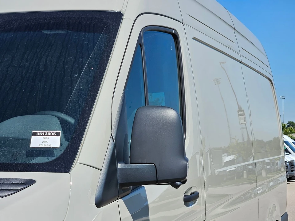 2025 Mercedes-Benz VS30 Sprinter - Image 8 of 12