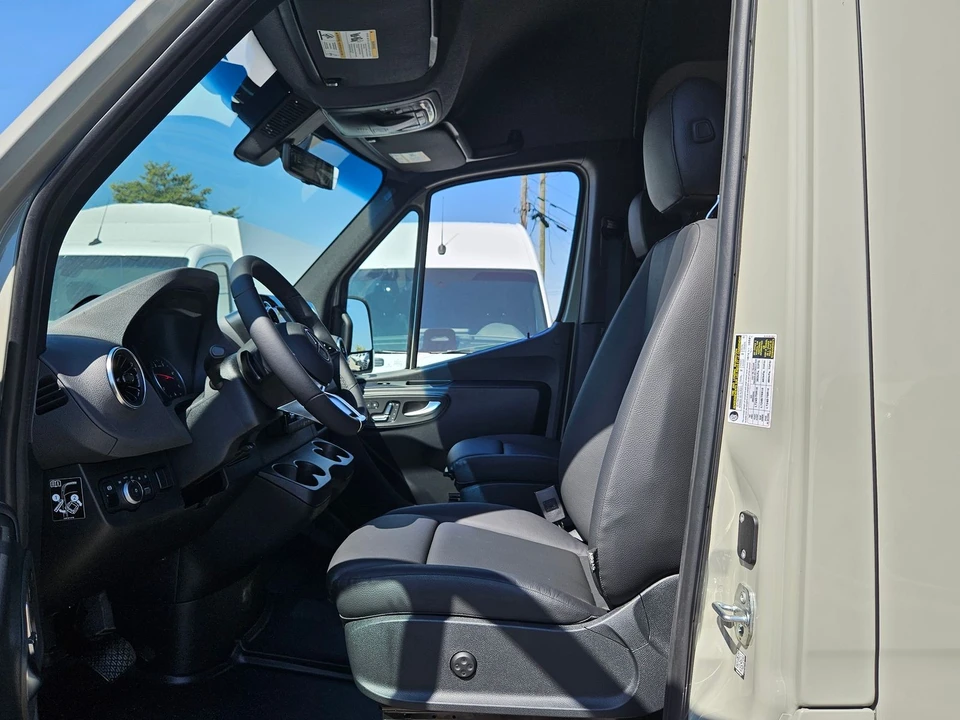 2025 Mercedes-Benz VS30 Sprinter - Image 11 of 12