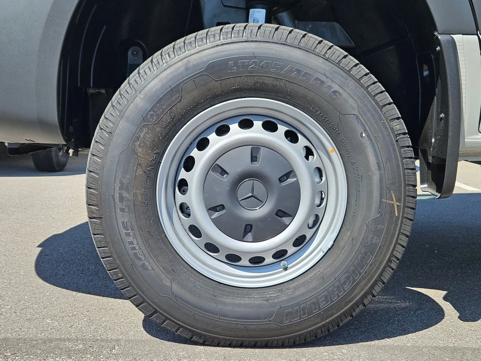 2025 Mercedes-Benz VS30 Sprinter - Image 9 of 12