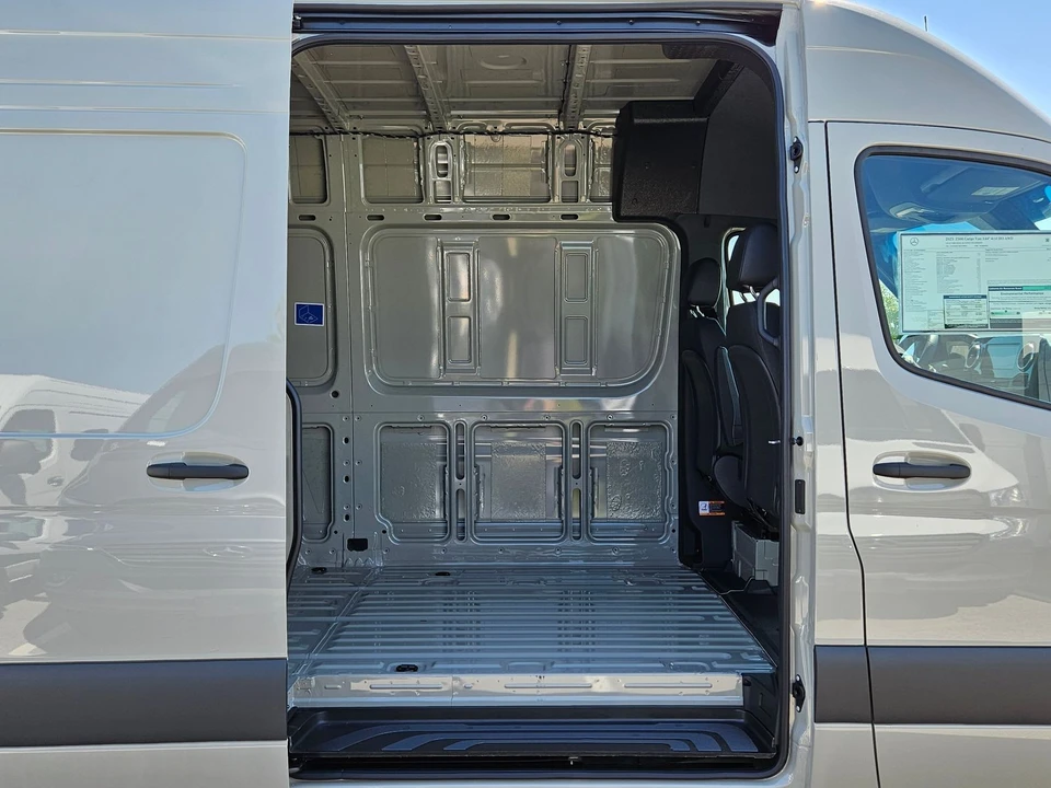 2025 Mercedes-Benz VS30 Sprinter - Image 2 of 12