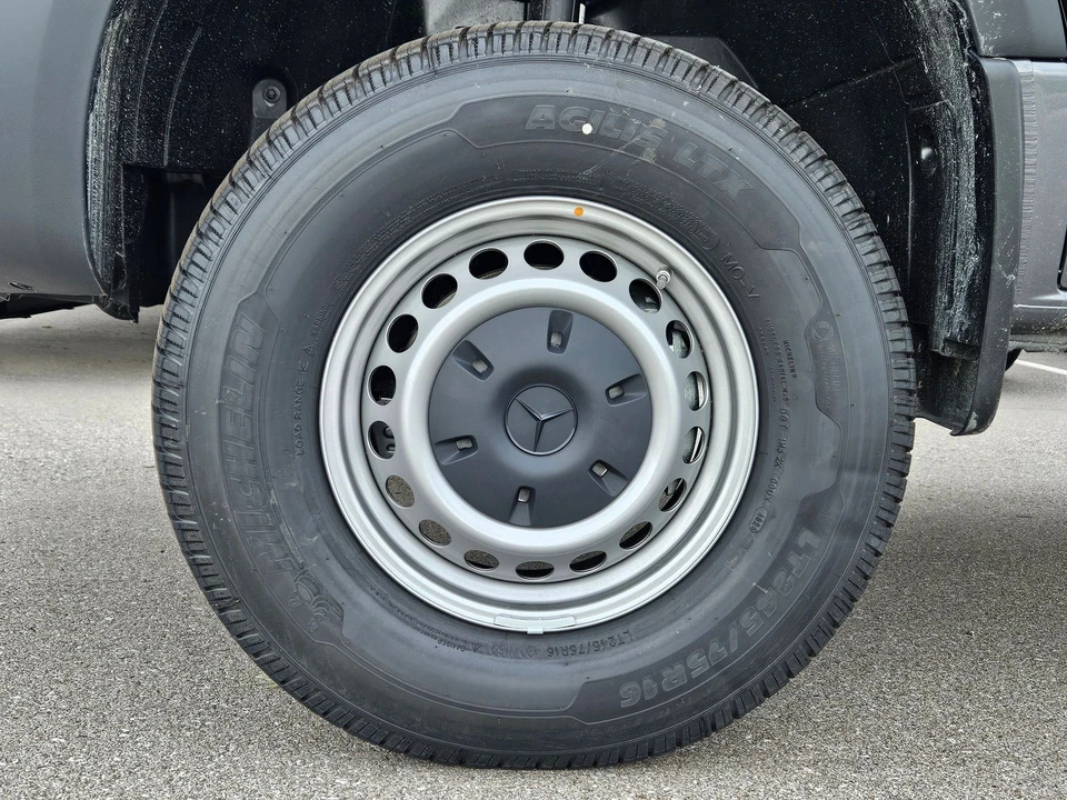 2025 Mercedes-Benz VS30 Sprinter - Image 9 of 12