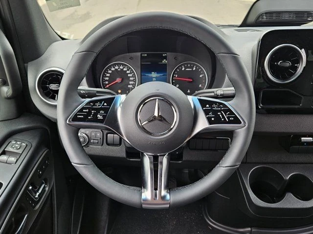 2025 Mercedes-Benz VS30 Sprinter - Image 13 of 21