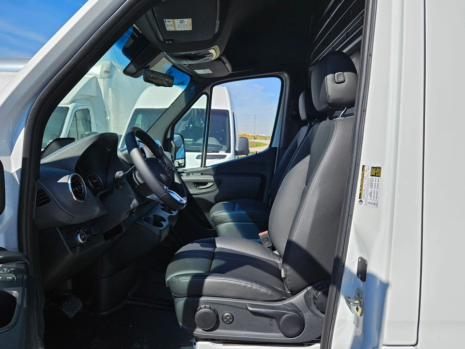 2025 Mercedes-Benz VS30 Sprinter - Image 11 of 12
