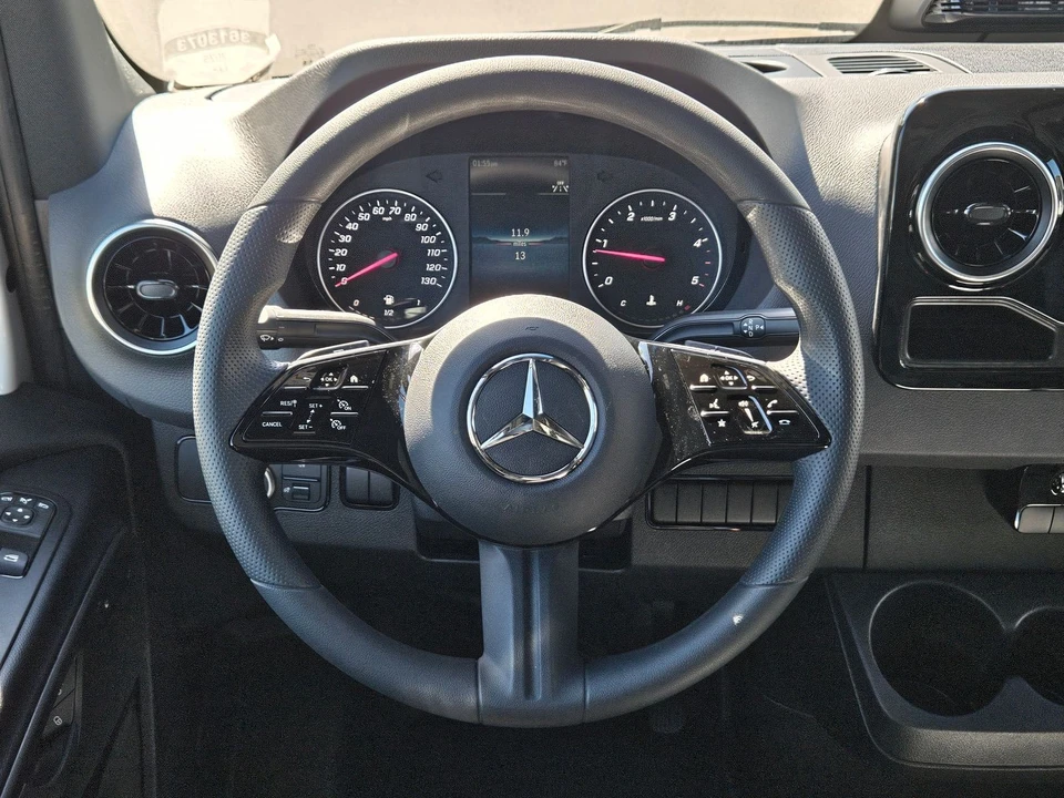 2025 Mercedes-Benz VS30 Sprinter - Image 13 of 21