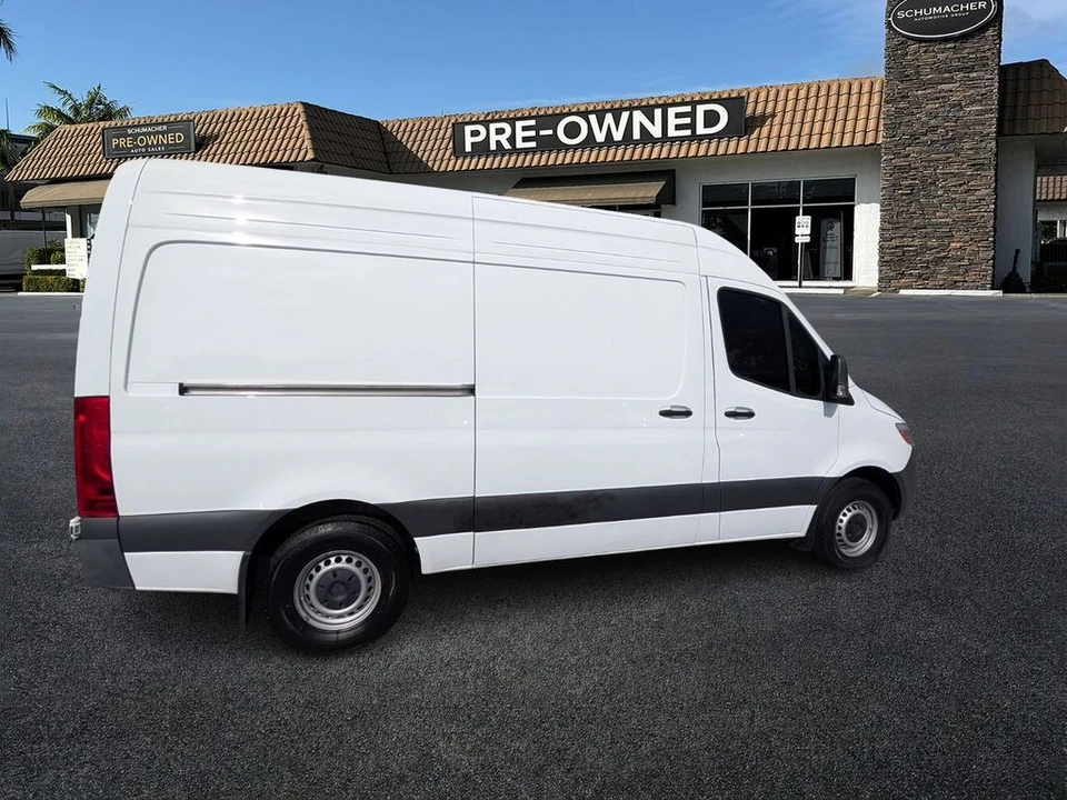 2025 Mercedes-Benz VS30 Sprinter - Image 8 of 21