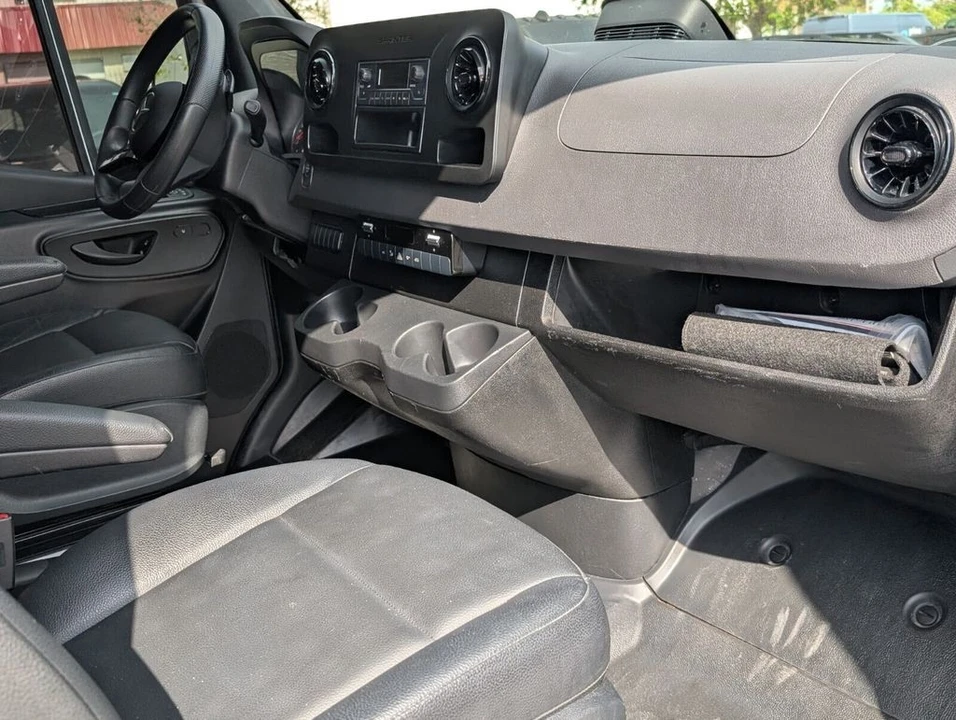 2025 Mercedes-Benz VS30 Sprinter - Image 15 of 21