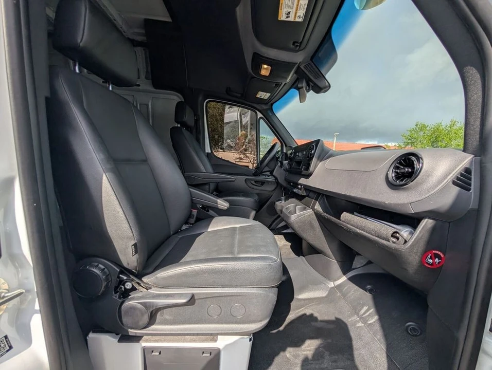 2025 Mercedes-Benz VS30 Sprinter - Image 16 of 21