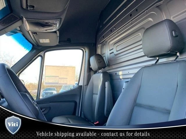 2025 Mercedes-Benz VS30 Sprinter - Image 12 of 19